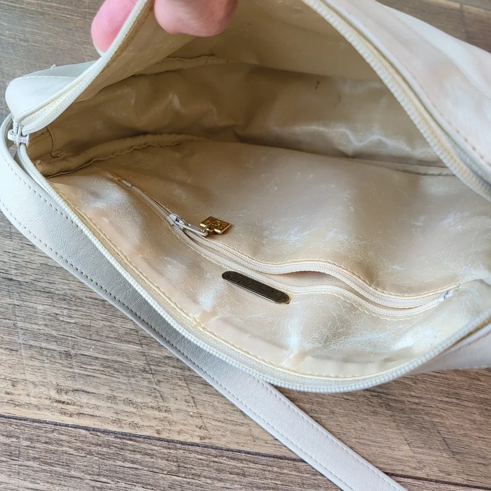Anne Klein by Calderon Vintage Cream Leather Crossbody Bag Gold Lion Logo
